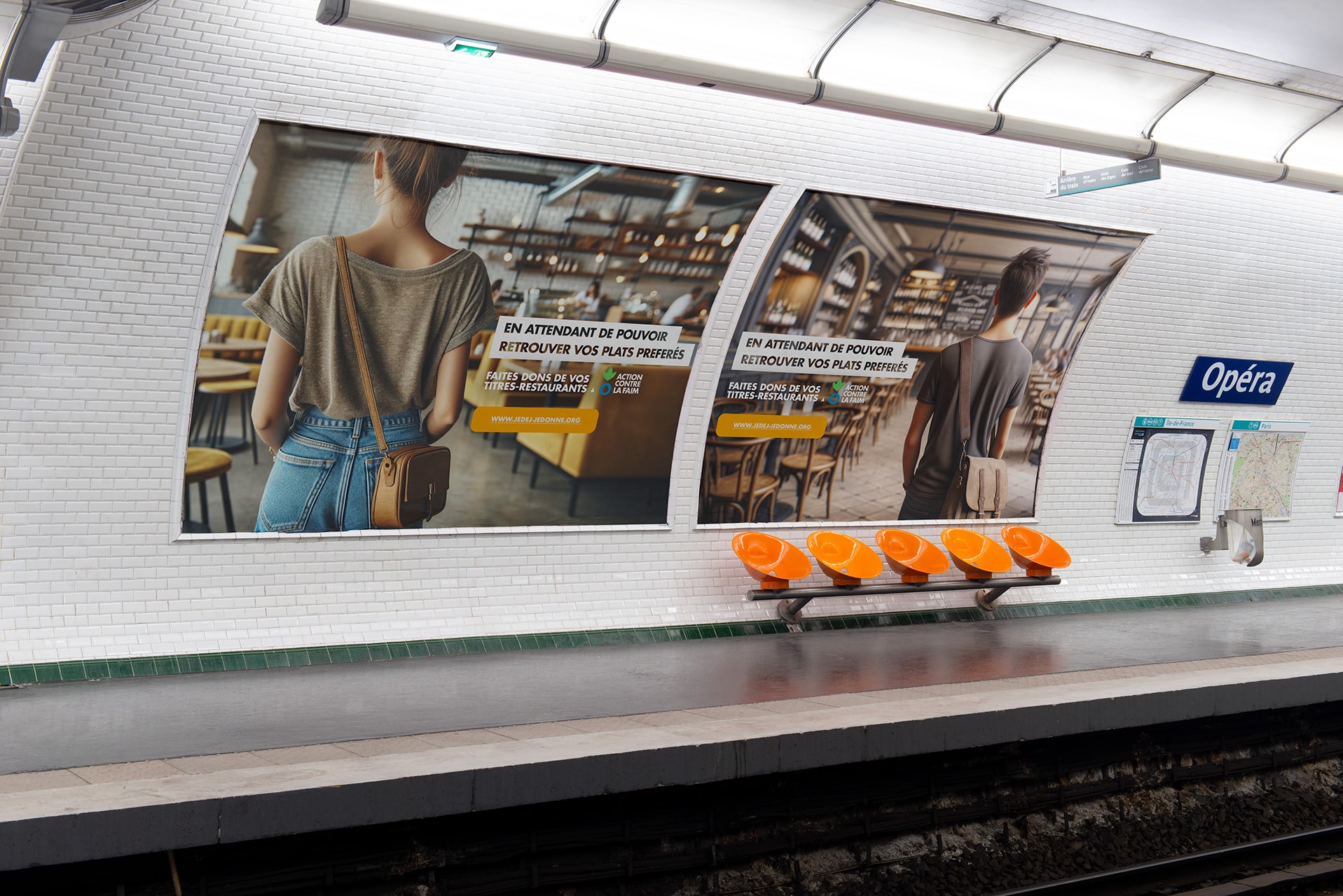 Affiches de la campagne 'Je déj, je donne' d'Action Contre la Faim dans la station de métro Opéra, montrant des photos de dos de personnes dans un restaurant avec le message d'encouragement à faire des dons de titres-restaurant.