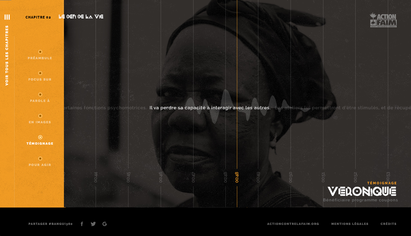 Capture d'écran d'une page web avec le portrait d'une femme africaine, Véronique, bénéficiaire d'un programme humanitaire, intégrée dans une interface utilisateur pour explorer le chapitre 'Le Défi de la Vie' sur les défis rencontrés par les individus en République Centrafricaine.